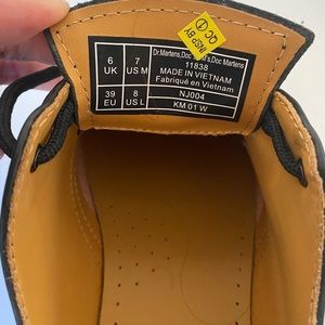 DR. MARTENS 1461 Smooth Leather Classic Oxford - Women’s